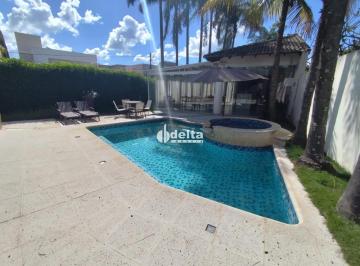 Casa · 528m² · 4 Quartos · 4 Vagas · Casa com 4 quartos, sendo 1 suíte, disponível para locação no bairro Bosque dos Buritis, em Uberlând