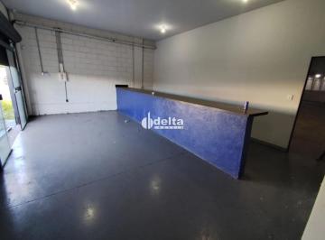 Comercial · 600m² · 3 Vagas · Galpão disponível para locação no bairro Santa Rosa, em Uberlândia-MG.