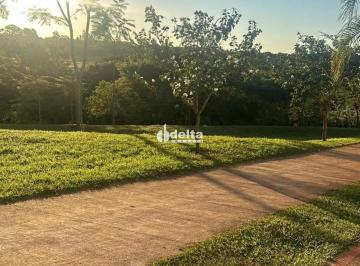 Apartamento · 75m² · 2 Quartos · 1 Vaga · Apartamento mobiliado com moveis e eletrodomésticos 2/4 sendo 1 suíte disponível para locação no bai