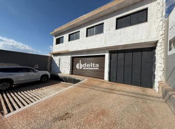 Comercial · 710m² · 15 Vagas · Prédio comercial disponível para locação no bairro Morada da Colina em Uberlândia-MG