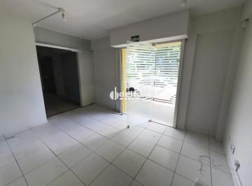 Comercial · 310m² · Prédio comercial disponível para locação no bairro Santa Mônica em Uberlândia-MG