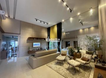 Casa · 230m² · 3 Quartos · 4 Vagas · Casa residencial mobiliada com 3 suítes disponível para locação no bairro Granja Marileusa em Uberlâ