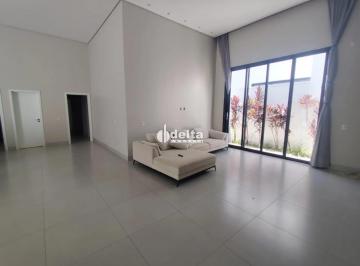 Casa · 415m² · 3 Quartos · 4 Vagas · Casa em condomínio com 3 suítes disponível para locação no bairro Jardim Sul em Uberlândia-MG