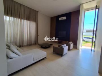 Casa · 360m² · 3 Quartos · Casa em condomínio com 3 suítes disponível para locação no bairro Jardim Sul em Uberlândia-MG