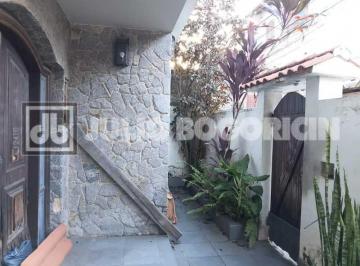 Casa · 168m² · 4 Quartos · 1 Vaga · Casa de Vila : Triplex / Residencial / Piedade