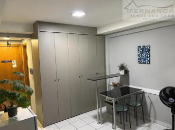 01 · Excelente localização e charmoso apartamento de 1 quarto REFORMADO