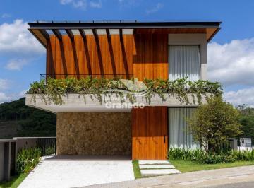 Casa · 390m² · 4 Quartos · Casa com 5 suítes à venda no bairro SANTA REGINA, CAMBORIU - SC