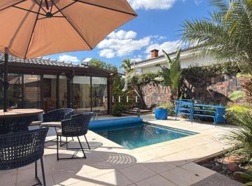 Casa · 288m² · 3 Quartos · 2 Vagas · Casa à venda em Araçoiaba da Serra, Jundiaquara, com 3 suítes, com 288 m²