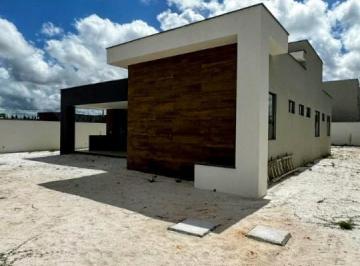 Casa · 180m² · 4 Quartos · 10 Vagas · Casa Padrão em CAMAÇARI
