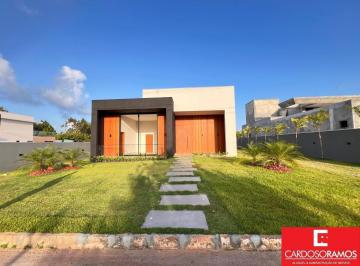 Casa · 240m² · 4 Quartos · Casa Padrão em CAMAÇARI