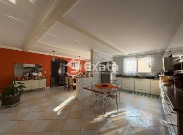 Casa · 213m² · 3 Quartos · 4 Vagas · Sobrado com 3 quartos sendo 1 suite no Jardim Dois Coracoes – Zona Leste de Sorocaba