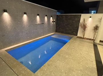 Casa · 214m² · 4 Quartos · 4 Vagas · Casa à venda no condominio fechado Splêndido - Uberlândia - MG