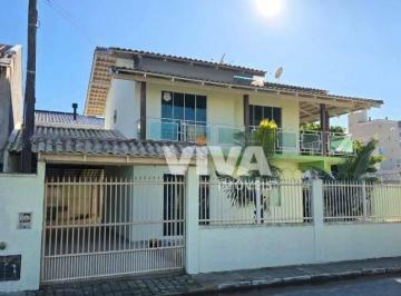 88f6f5055f82de427858ad34b28316d115d3d1f8 · Casa com 4 dormitórios para alugar, na Praia do Gravata - Navegantes/SC