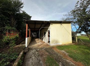 93f9188ac9551b281db6df2533fb458d20675991 · Casa para Locação no Parque Agrinco | Quintal amplo e pomar