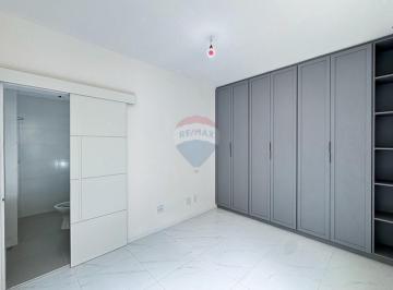 Apartamento · 70m² · 2 Quartos · 1 Vaga · Apartamento reformado na Lagoa, 70 m² : 2 quartos, sendo 1 suíte.