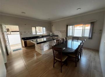Casa · 197m² · 2 Quartos · 2 Vagas · Condomínio com 2 quartos à venda em Buru - SP