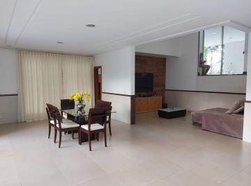 Casa de 3 quartos, São Paulo · Sobrado em Taboão da Serra com ótima localização