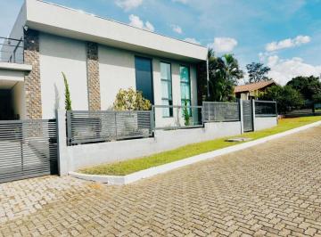 Casa de 5 quartos, Brasília · Casa com 5 quartos à venda AGIO no Park Way, aceita financiamento