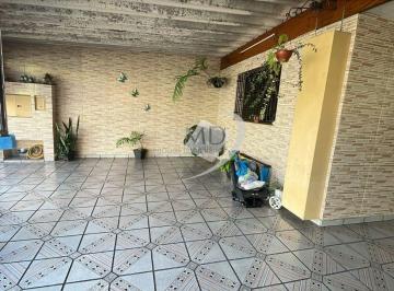 Casa · 119m² · 2 Quartos · 2 Vagas · Casa à Venda 138.75m², 2 dormitórios, 1 banheiro, 2 vagas de garagem.