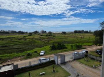 Apartamento de 2 quartos, Laguna · Apartamento com 90 m² e 2 quartos à venda em Mar Grosso