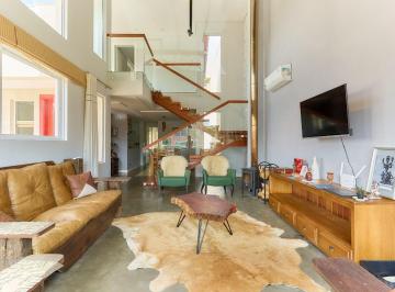 Casa de 3 quartos, Curitiba · Casa em Condomínio Mobiliada