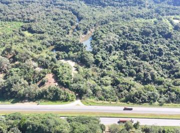 Comercial de 5 quartos, Miracatu · Sitio comercial beira da br, piscina, lago e espaço para restaurante