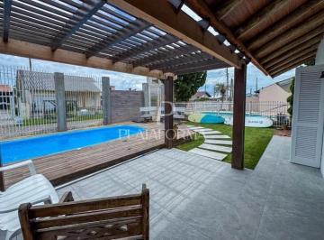 Casa de 6 quartos, Tramandaí · Duas Casas em Terreno Amplo com Piscina – 6 Dormitórios (4 Suítes) | 3 quadras do mar | Tramandaí