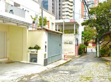 Casa de 3 quartos, São Paulo · Casa de Vila. Pinheiros. 3 suites. vaga de garagem