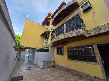 fachada · Vendo casa em vila aconchegante na Vila da penha