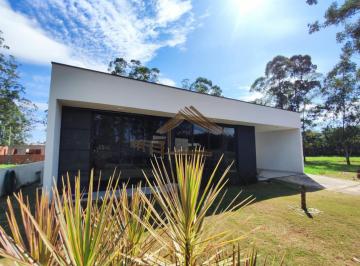 Casa de 4 quartos, Porangaba · Linda casa com 4 dormitórios no Ninho Verde 1, ampla área de lazer com piscina