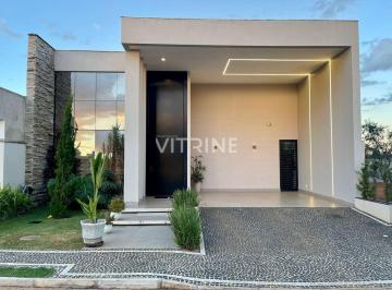 Casa · 400m² · 4 Quartos · 4 Vagas · Casa com 3 Suítes Porteira Fechada.