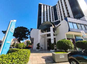Comercial · 43m² · Sala Comercial no Edifício Plaza Tower, com armários. 43 metros, R$1.450,00