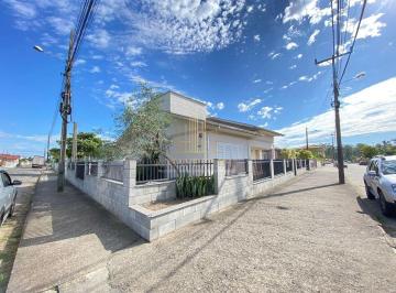 Casa · 140m² · 3 Quartos · CASA DE LAJE COM 3 DORMT