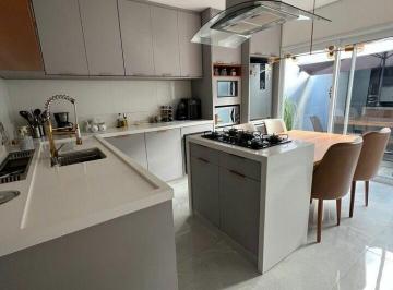 Casa · 115m² · 2 Quartos · 2 Vagas · Casa sobrado à venda em Interlagos com 115 m², 2 quartos, sendo 1 suíte e  2 vagas