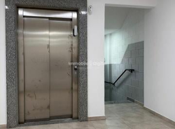 Comercial · 239m² · Prédio comercial para 1ª locação - Guarapiranga - 239m2 com 8 salas e elevador