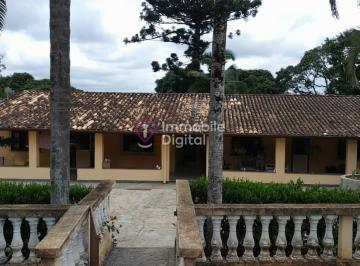 Casa · 300m² · 4 Quartos · 5 Vagas · Chacara à venda em Araçoiaba da Serra com casa de 300m² - 4 quartos, 4 banheiros, quintal enorme!