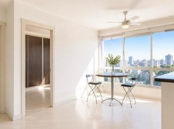 Living-Amplo Vista. · Apartamento 1 Dormitório com Vaga e Infraestrutura Completa no Rio Branco em Por