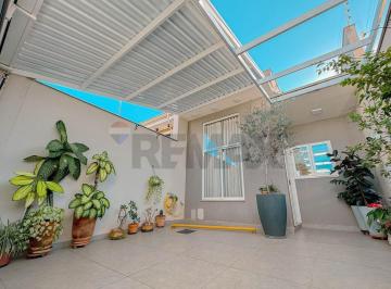 Casa · 80m² · 3 Quartos · Casa a Venda com 3 Dormitorios completa de planejados - Chamonix (Região Leste)