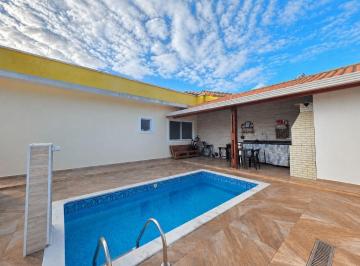 Casa de 2 quartos, Peruíbe · Casa Térrea com piscina (entrada + transferência de Consórcio)