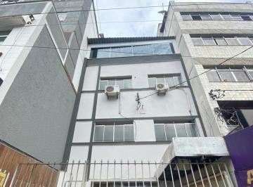 Comercial · 6 Quartos ·
CASA COMERCIAL COM 3 ANDARES E 6 SALAS PARA ALUGAR 181m2 | CENTRO –