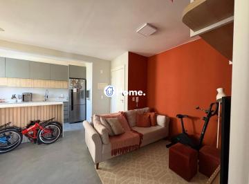 Sala de estar · 1 dormitório com móveis sob medida, vaga e infraestrutura no bairro Ecoville.