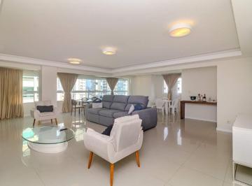 Apartamento · 225m² · 4 Quartos · 3 Vagas · Cobertura mobiliada para locação com piscina privativa no centro de Balneário Camboriú