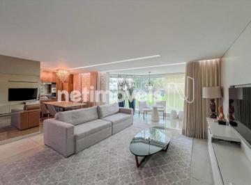 Apartamento · 132m² · 3 Quartos · 3 Vagas · Apartamento de 03 quartos com área privativa à venda no Castelo!