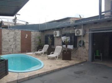 Casa · 150m² · 4 Quartos · 2 Vagas · Casa com piscina e com 4 dormitorios no bairro Restinga