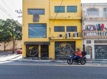 Comercial · 200m² · Sala comercial na Avenida Amador Bueno da Veiga, N. 455 - 457 • 200 m²