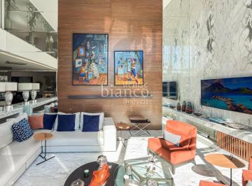Casa · 557m² · 3 Quartos · 5 Vagas · Casa mobiliada em Santa Felicidade com 3 suítes