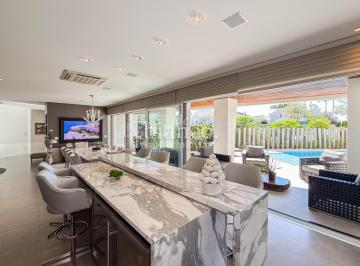 Casa · 557m² · 3 Quartos · 5 Vagas · Casa mobiliada em Santa Felicidade, 557m2, 3 suíte