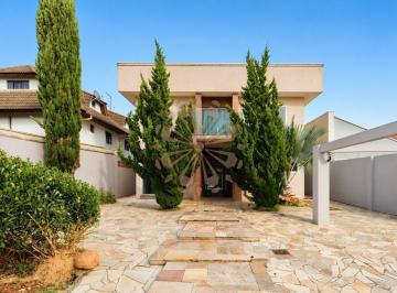 Casa · 202m² · 3 Quartos · 2 Vagas · Residência com amplo terreno, semi mobiliada com e