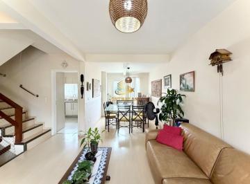 Foto 02 · Sobrado à venda em Curitiba-PR, Bairro São Braz: 4 Quartos, 1 Suíte, 3 Vagas, 173m² privativos.