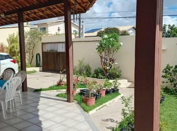 Casa de 4 quartos, Lauro de Freitas · Casa térrea com 223m² de construída, 4/4, sendo 3 suítes à venda em Lauro de Freitas